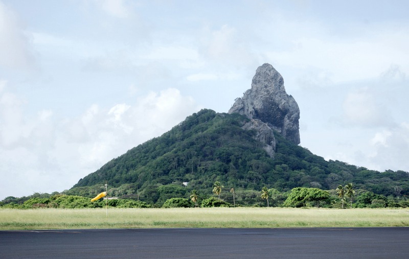 Pico Hill, landmark of Fernando de Noronha Island　ピコの丘