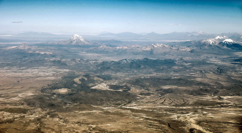 Volcanoes bordering the west of Altiplano