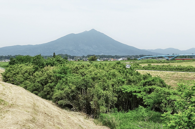 Mt. Tsukuba seen from Hakojima-yusuichi